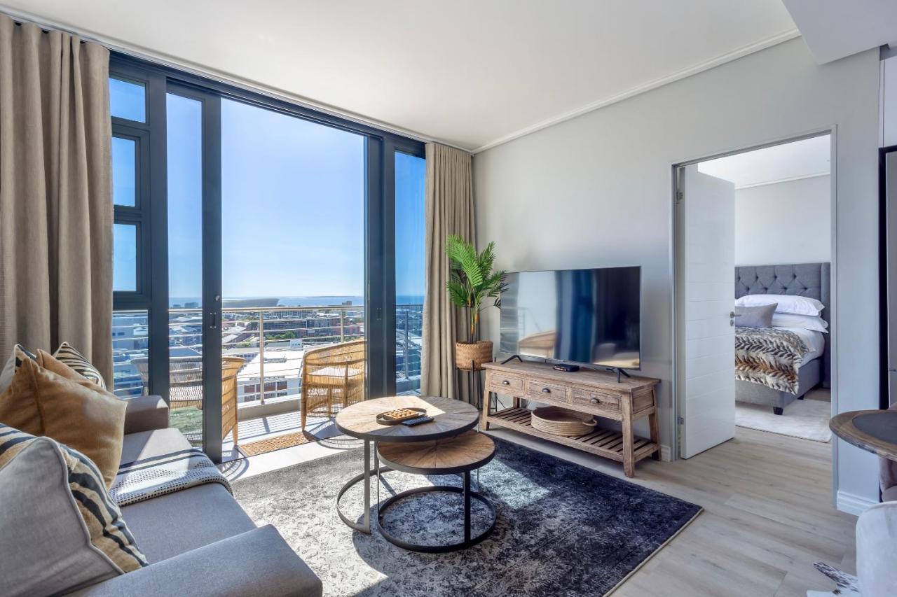 16 On Bree By In Luxury Apartment