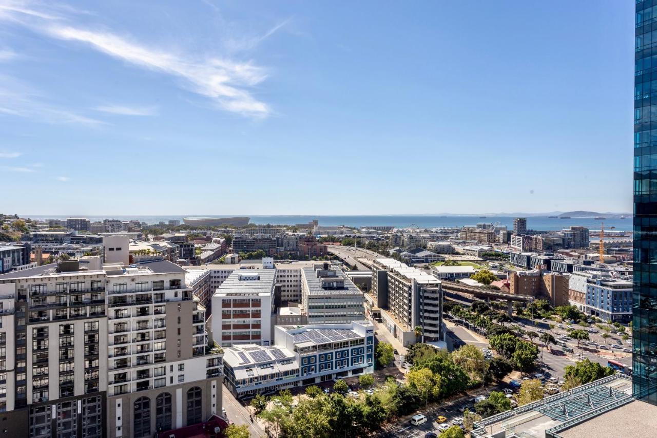 16 On Bree By In Luxury Apartment